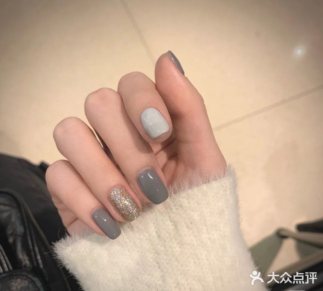 简约美甲温柔美甲