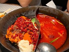 牛油鸳鸯番茄锅底-董眼镜火锅(洪崖洞总店)
