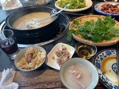 -大匠工房古船木艺术餐厅·猪肚鸡专门店(长白仙岛店)