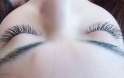 -爱美睫美甲会馆