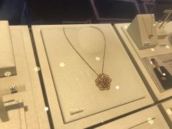 -潮宏基珠宝旗舰店(苏宁广场店)