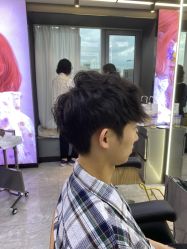 -藤野造型烫发染发