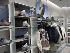 -SALOMON萨洛蒙(长沙国金街店)