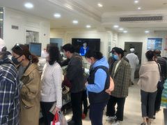 等位区-上海哈尔滨食品厂(淮海中路店)