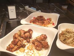 -广州万富希尔顿酒店·感趣自助餐厅·金秋蟹宴生蚝海鲜刺身