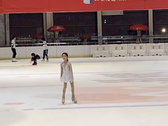 -成都冰纷万象滑冰场