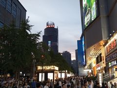 -观音桥步行街