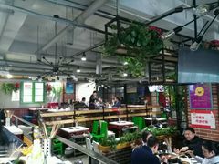 大堂-钢管厂歆瑞源油卤串串香(春熙路太古里店)
