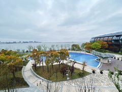 -上海滴水湖皇冠假日酒店