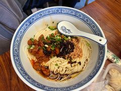 辣肉面-沪西老弄堂面馆(定西路店)