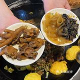 长白山保护开发区池北区白山街三江源宾馆楼下