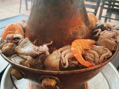 -鑫渔港海鲜本地菜·山海关浑锅(东戴河店)