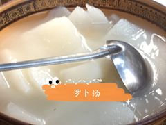 -一品红烧鸭特色川菜(三岔湖店)