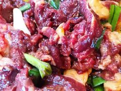 -黄利砖万峰林布依特色酸笋牛肉馆