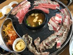 -江南猪肉商会无限续吃(弘大店)
