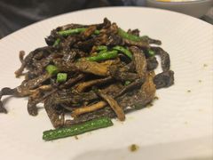 干煸豆角鹿茸菌-闫府私房菜·老字号(恒隆店)