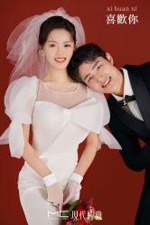 -现代经典婚纱摄影