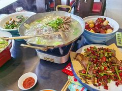 -川流不息·地道川菜·小龙虾(松东路店)