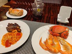 -广州万富希尔顿酒店·感趣自助餐厅·金秋蟹宴生蚝海鲜刺身