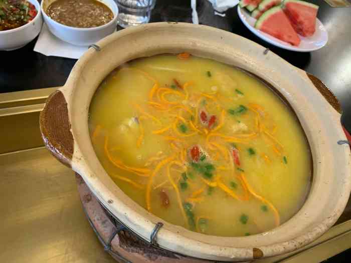 朱雀打边炉(淮海店)-"说到港式火锅第一个印象就是贵!所以在点评.