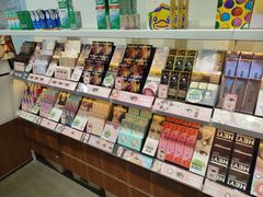 -4iNLOOK美瞳店(上海日月光中岛店)