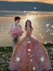 -喜爱高定婚纱摄影