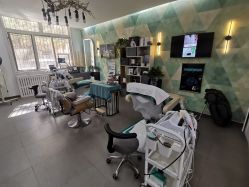 -黑奥秘脱发白发中心