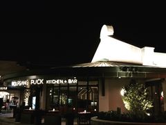 -WOLFGANG PUCK KITCHEN & BAR(迪士尼小镇店)