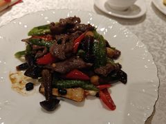 杭椒鸡枞菌牛肉-红棉中餐厅·广州海航威斯汀酒店