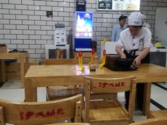 大堂-百年尹氏汤包(环球美食荟店)