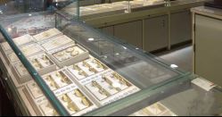 -菜百首饰店(东方新天地店)