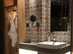 -秋果酒店(北京中日友好医院和平里地铁站店)
