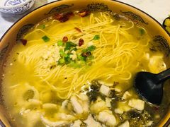 酸菜黑鱼面-轻捞慢起面馆(新世界百货店)