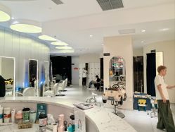 -PE SALON