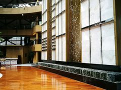 -上海滴水湖皇冠假日酒店