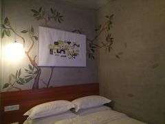 -卡罗酒店(东门晒布地铁站店)