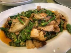 小炒黑猪肉-月圆霖特色农家乐