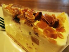 坚果酸奶慕斯蛋糕-星巴克臻选(济南万达店)