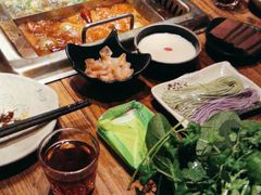 -吴氏老牌坊云南鱼豆花火锅店(通江街店)