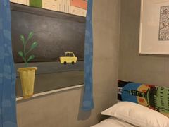 -卡罗酒店(东门晒布地铁站店)