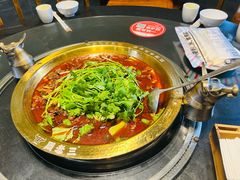 -周老三跷脚牛肉·全牛火锅(非遗传承店)