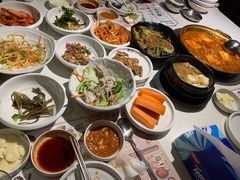 五花肉豆腐锅-本家韩国烤肉(青岛万象城店)