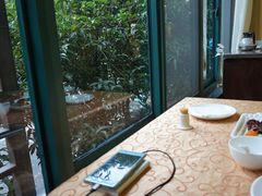 靠窗位-龙井壹号·茶缘山景宴(龙井村店)