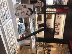 店内环境-沫芮眼镜·蔡司·依视路·尼康明月(环创店)
