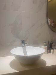 -香港倾城国际·美容美体中心