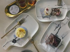 -UNI UNI(环亚凯瑟琳店)