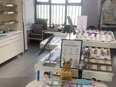 -视野联行眼镜•蔡司•依视路(温江店)