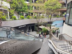 -瑞虹新天地月亮湾