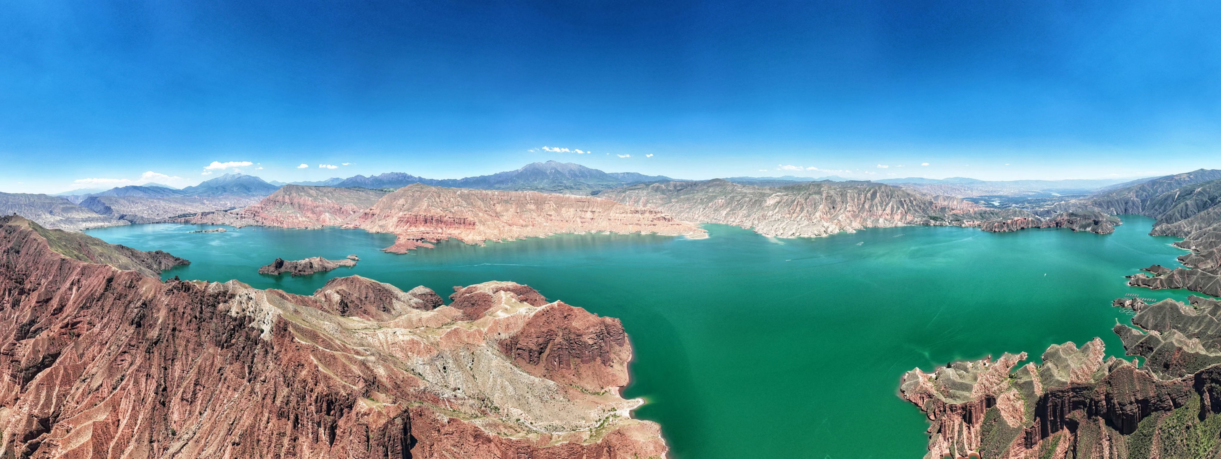天下黄河贵德清,游坎布拉森林公园～碧水丹山,这个颜色真的美啊
