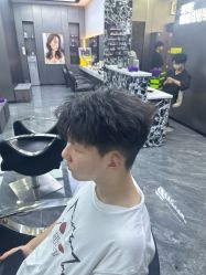 -米可造型烫发染发